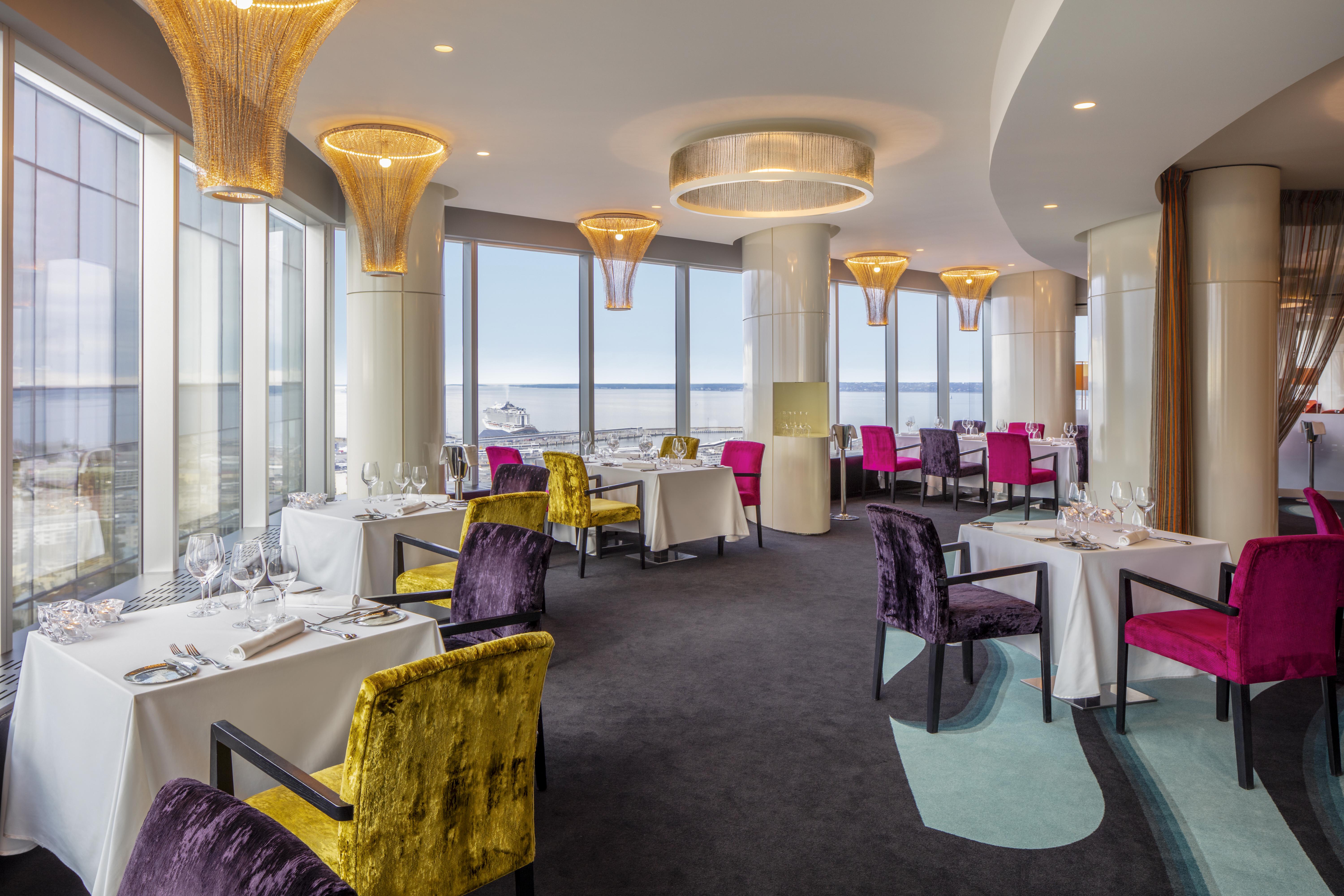 Swissotel Tallinn Ngoại thất bức ảnh The restaurant