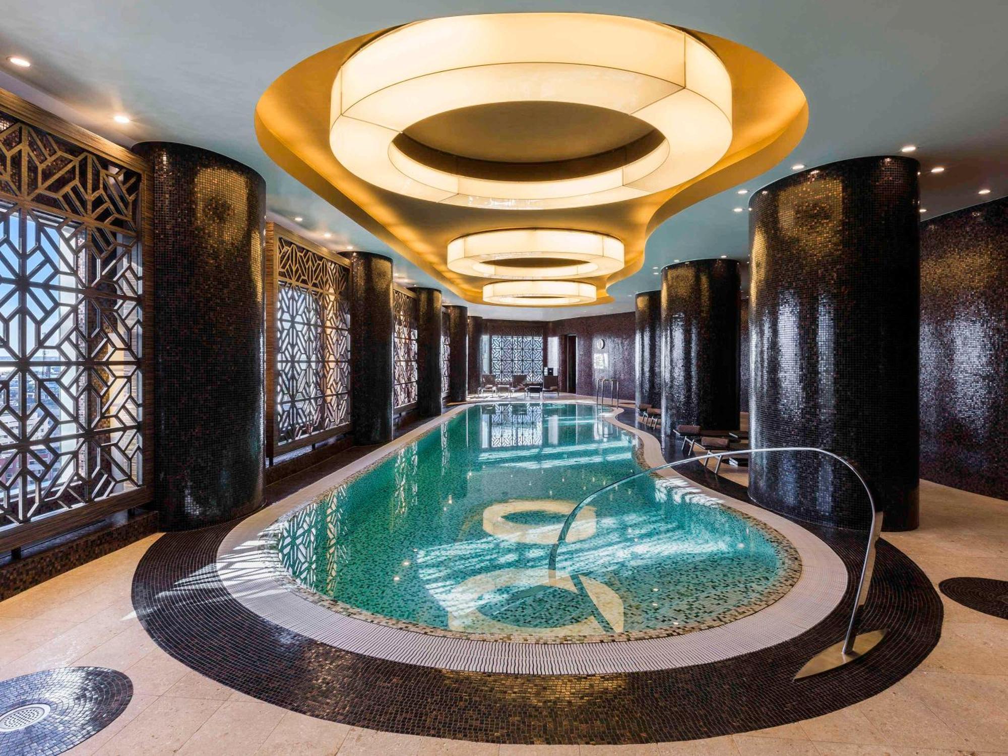 Swissotel Tallinn Ngoại thất bức ảnh The pool at the Ritz-Carlton, DIFC