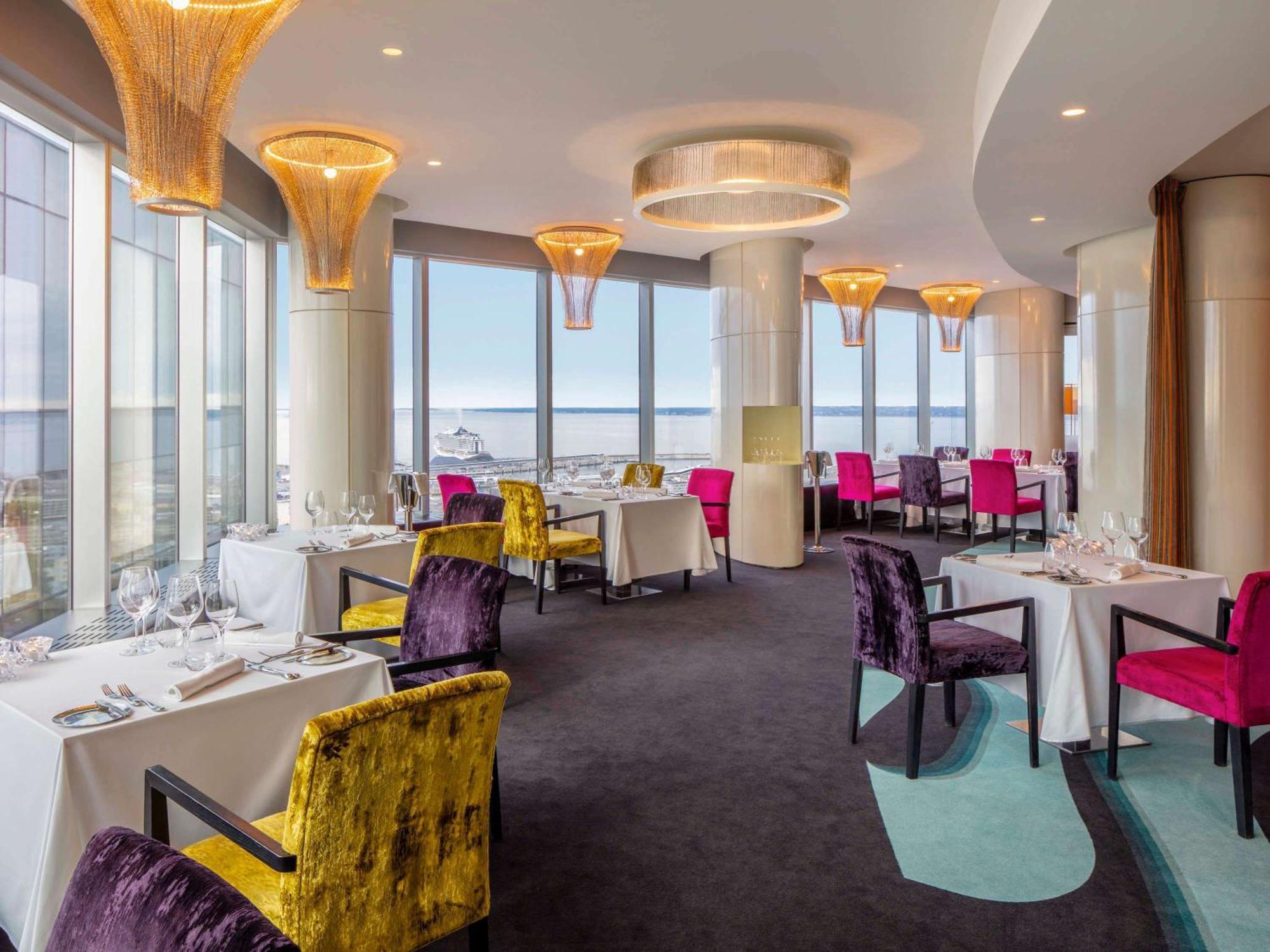 Swissotel Tallinn Ngoại thất bức ảnh The restaurant